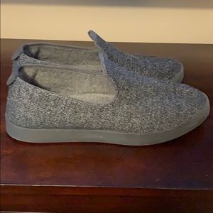 Allbirds men’s gray wool loungers, size 11.
